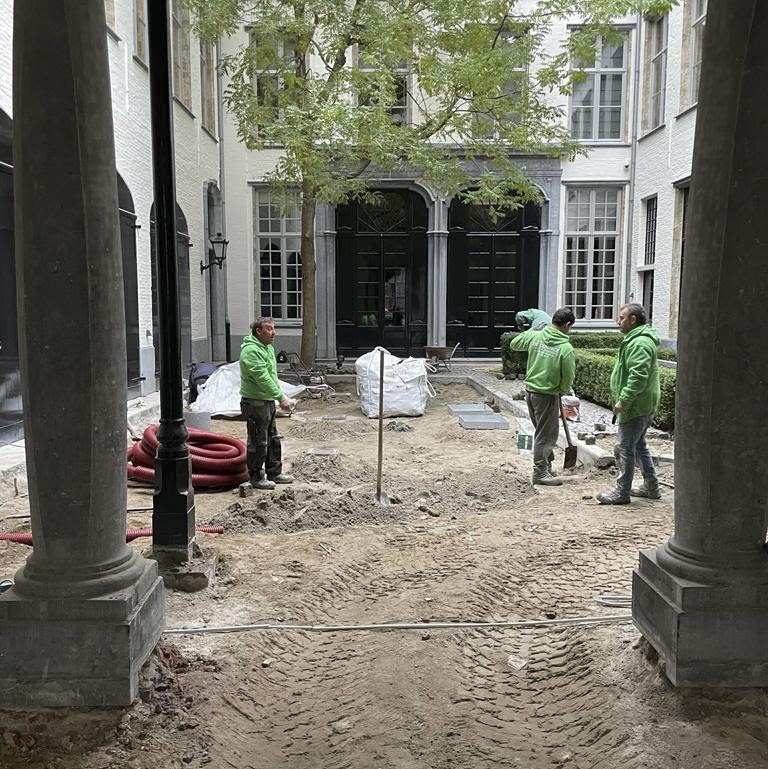 Terrastegels leggen: alles over dikte, ondergrond en de juiste fundering