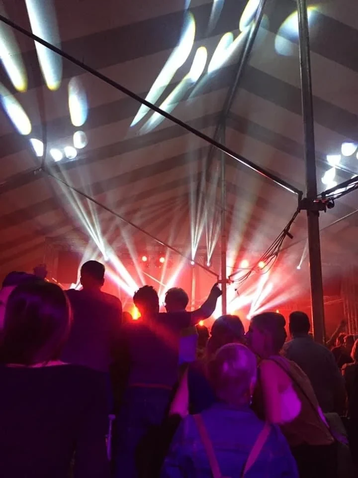 Professioneel licht en geluid voor een fuif