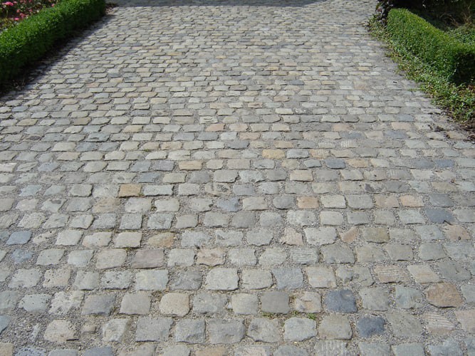 Wat kosten kasseien en hoeveel heb je nodig?