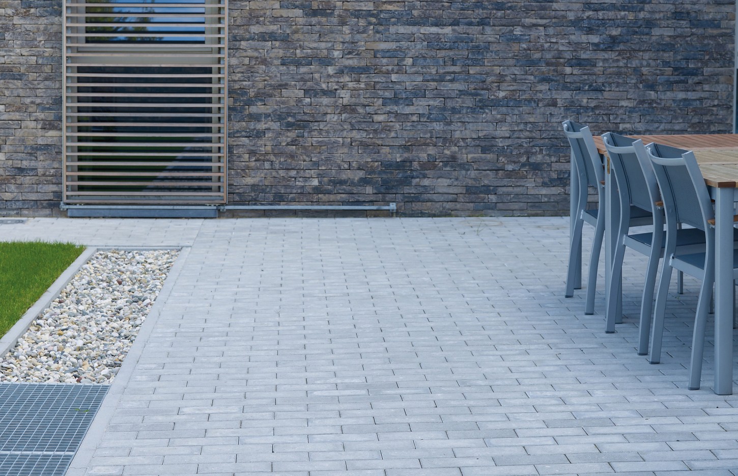 Wat kost het aanleggen van een terras of oprit? Prijzen en mogelijkheden